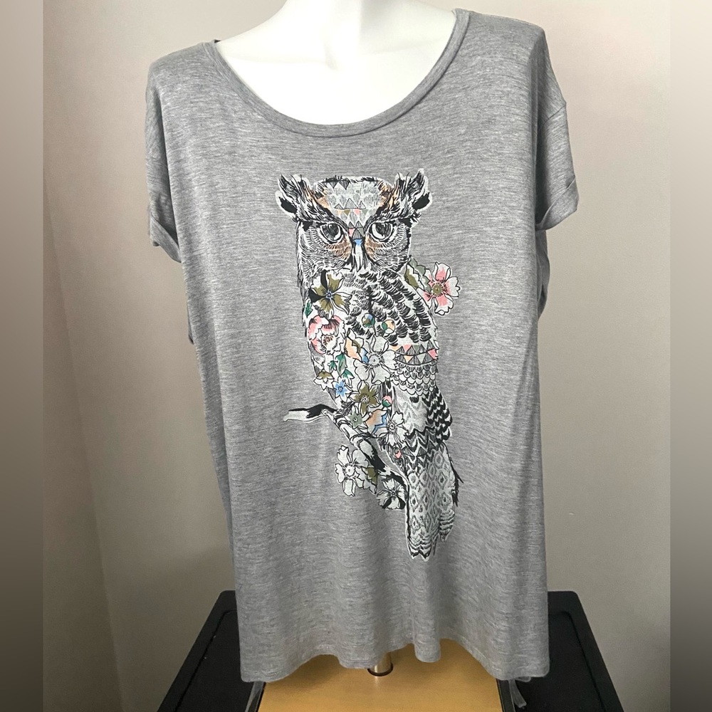 4/$15 Democracy Women’s Gray Graphic Relaxed Tee Size XL